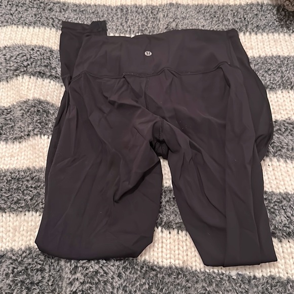 Lululemon Wunder Unders - Picture 1 of 4